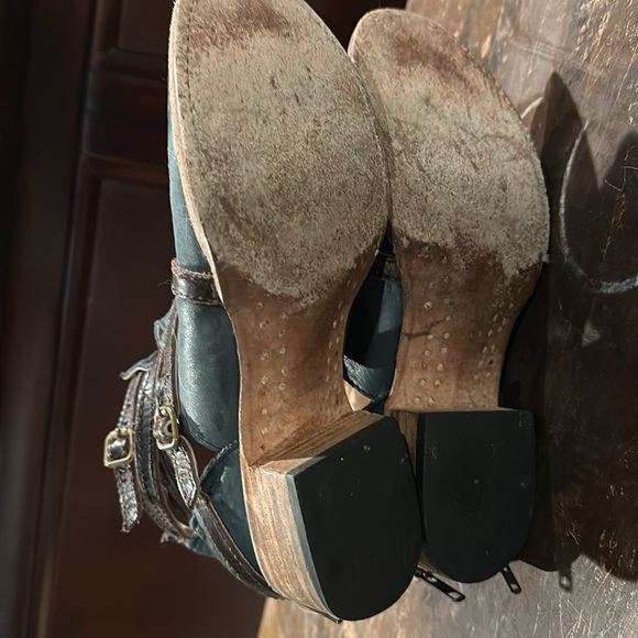 Freebird Western Stair Ankle Bootie - Picture 5 of 9